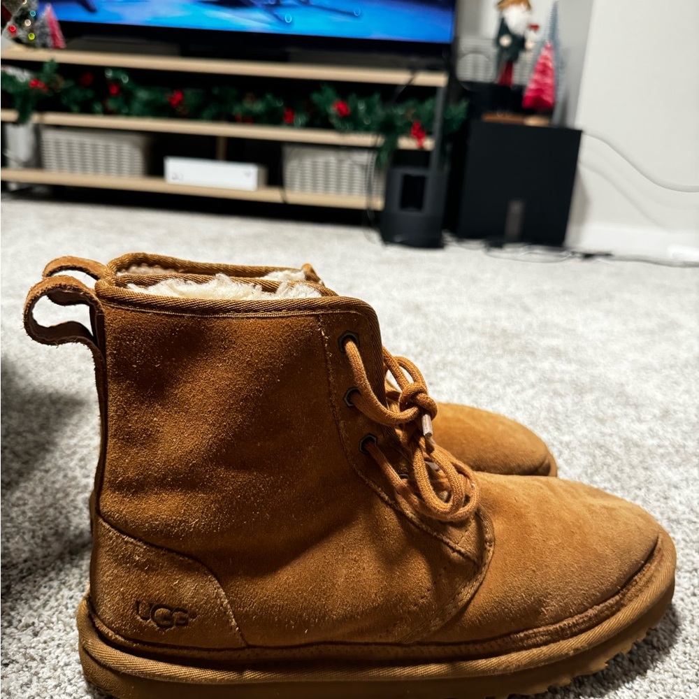 UGG Tan Lace up Boots (unisex)